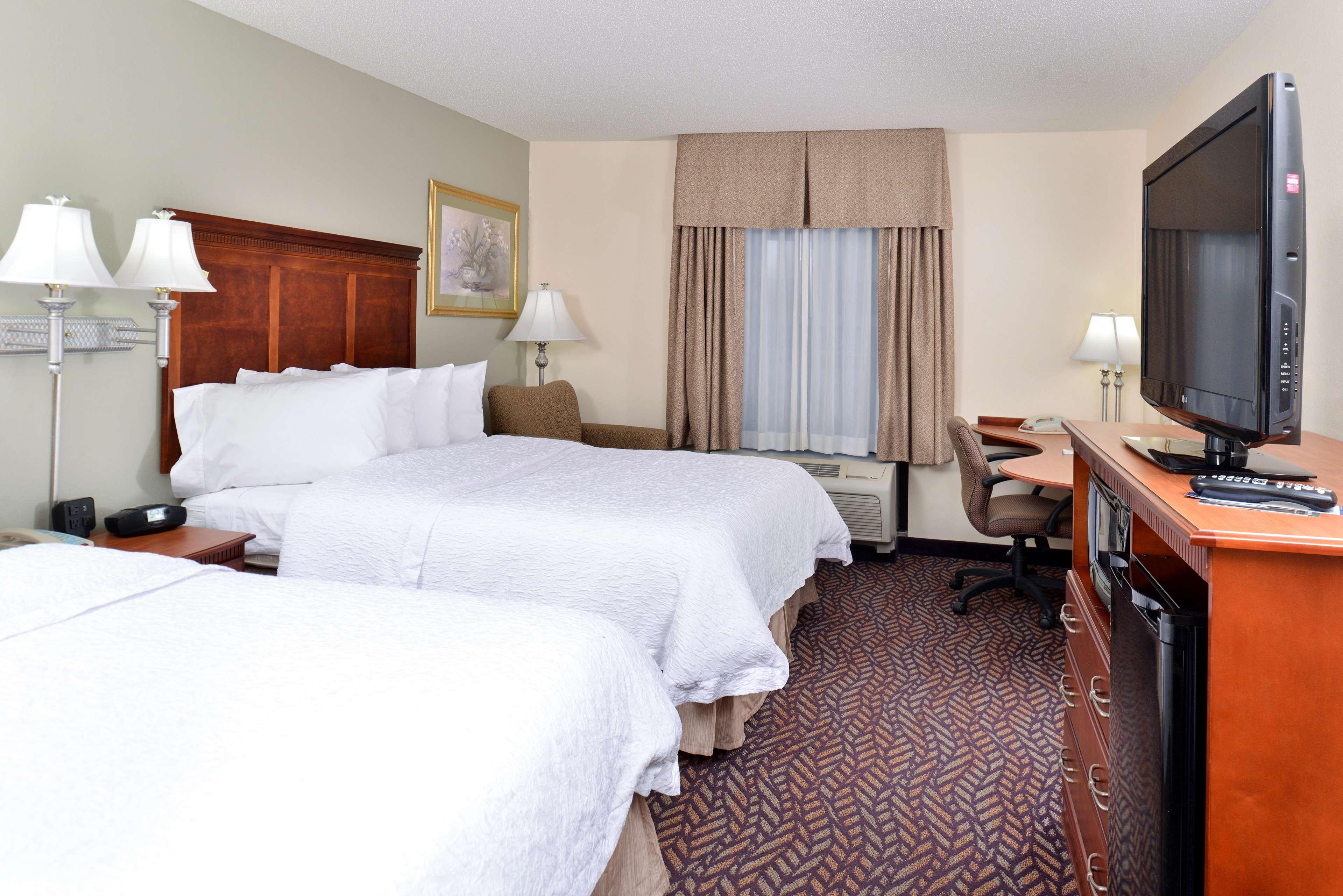 Hampton Inn & Suites Dayton-Vandalia Murlin Heights Exterior photo