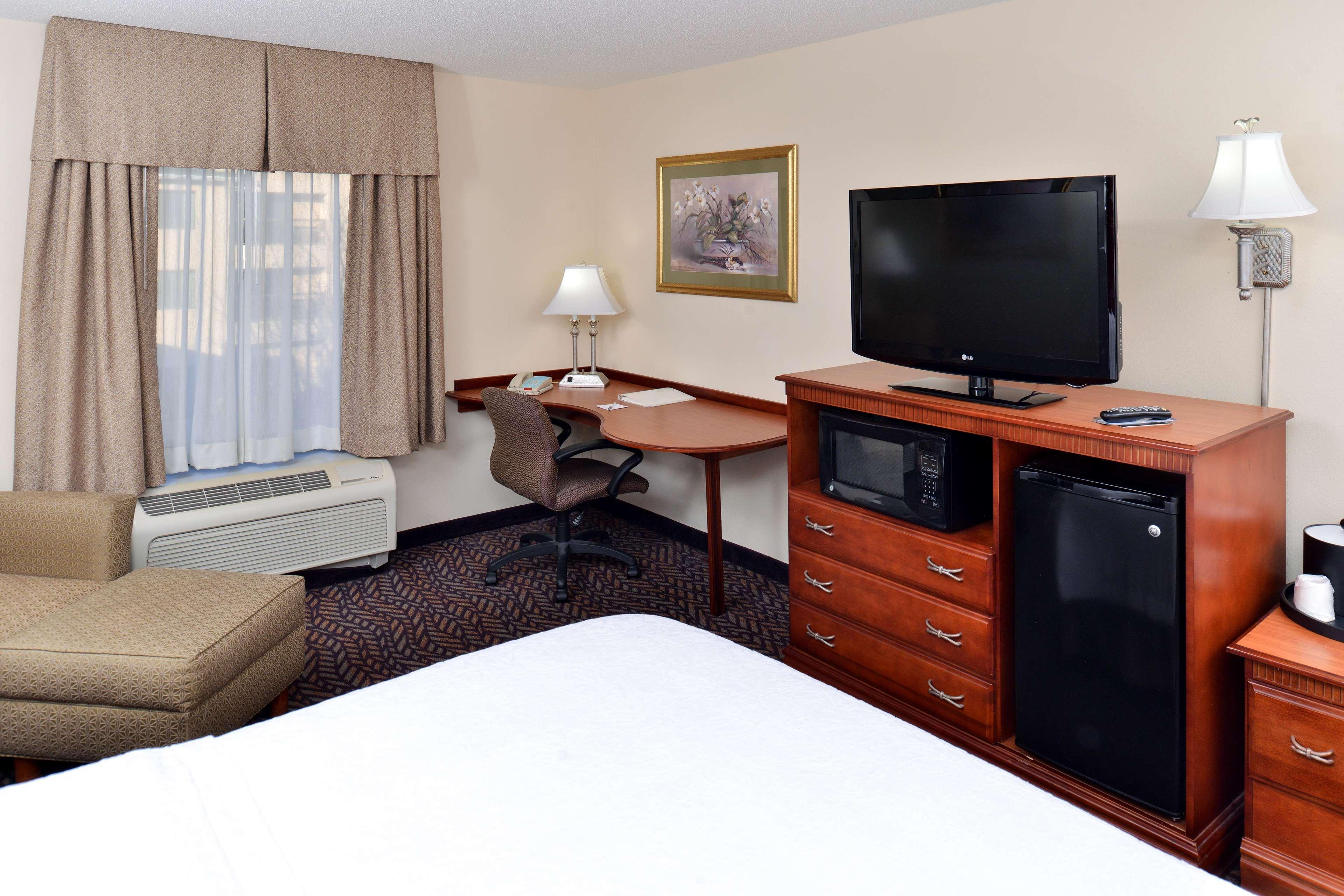 Hampton Inn & Suites Dayton-Vandalia Murlin Heights Exterior photo