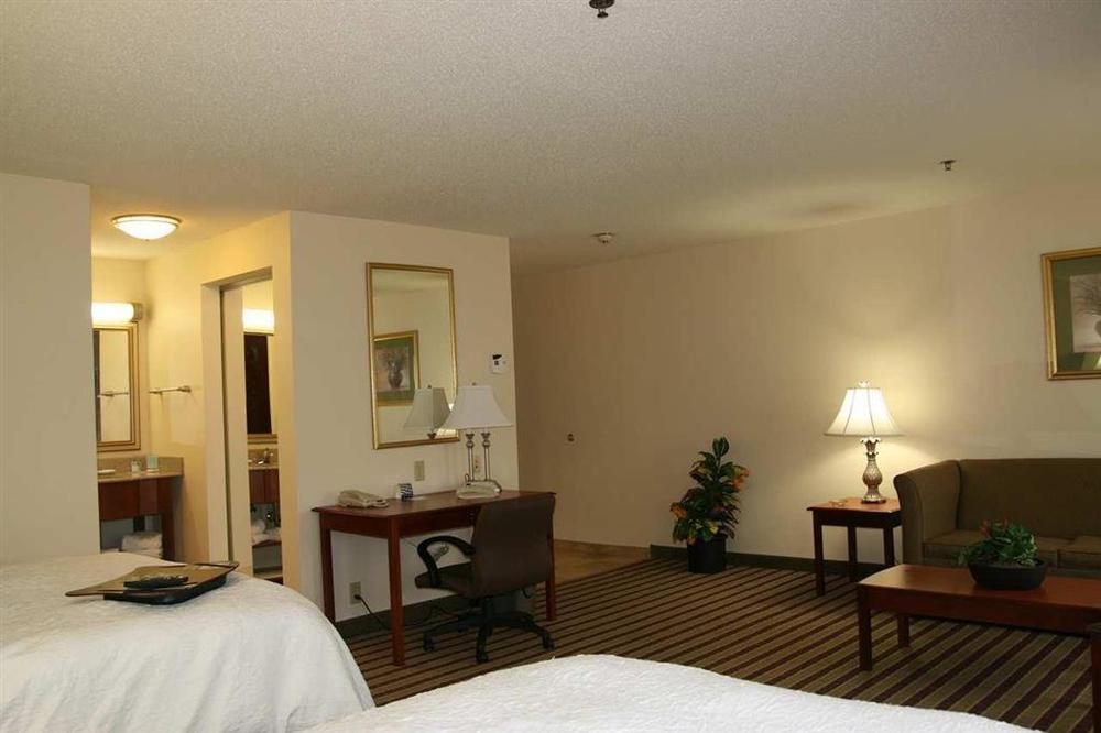 Hampton Inn & Suites Dayton-Vandalia Murlin Heights Room photo