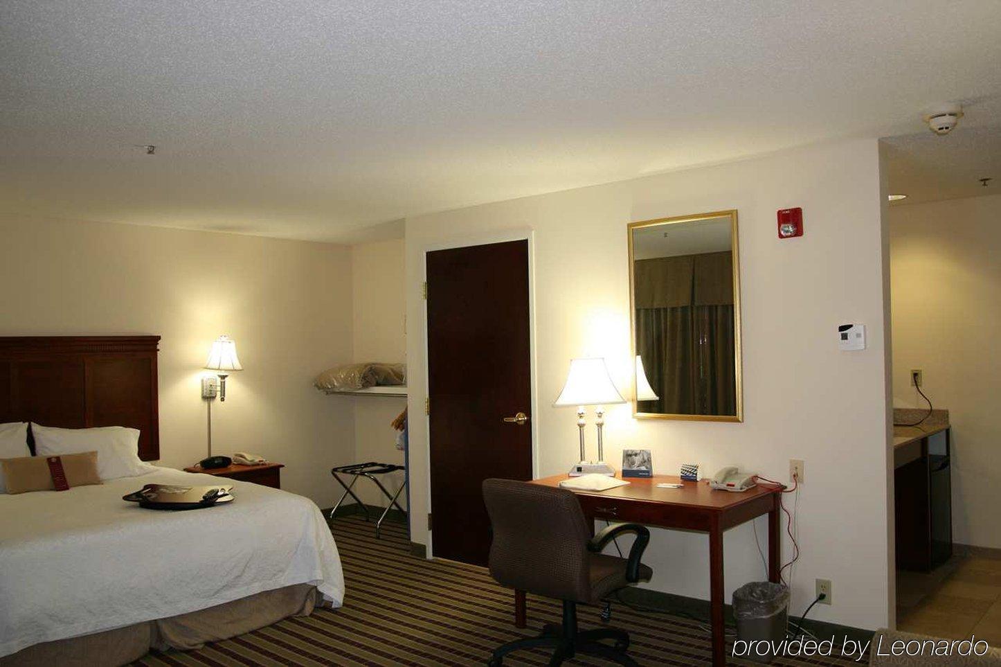 Hampton Inn & Suites Dayton-Vandalia Murlin Heights Room photo